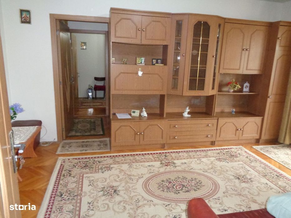 Apartament 2 camere, termoteca, baie cu geam, mobilat, utilat