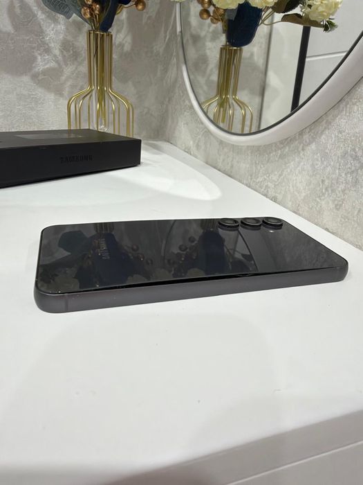Продам Samsung Galaxy S23 FE