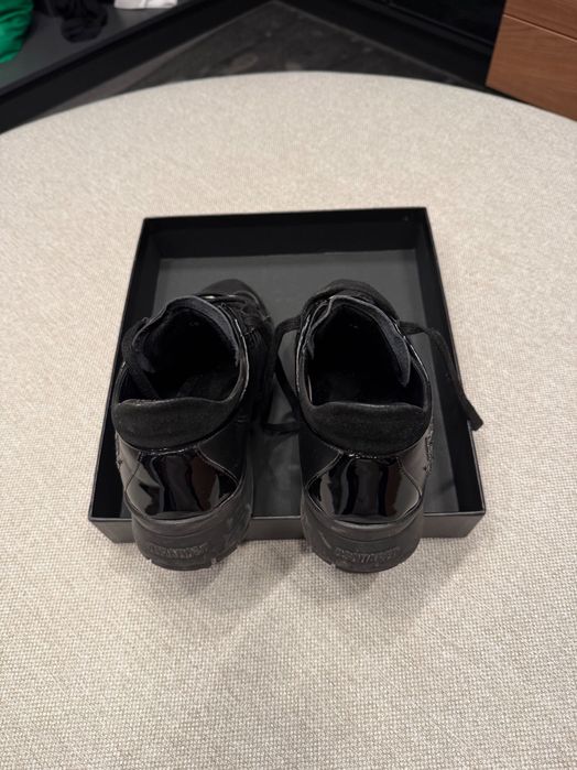 Маратонки Dsquared2 и Love Moschino