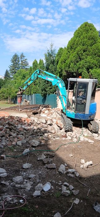 Excavatii Constructii demolari cu Utilaje miniexcavator deszapezire