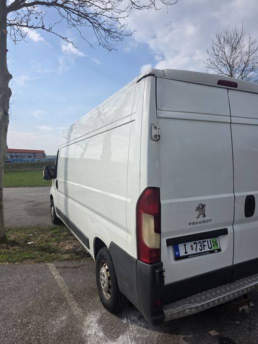 Vând peugeot box