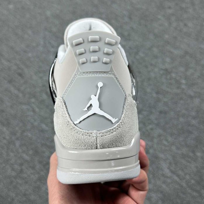 Air Jordan 4 Frozen Moments