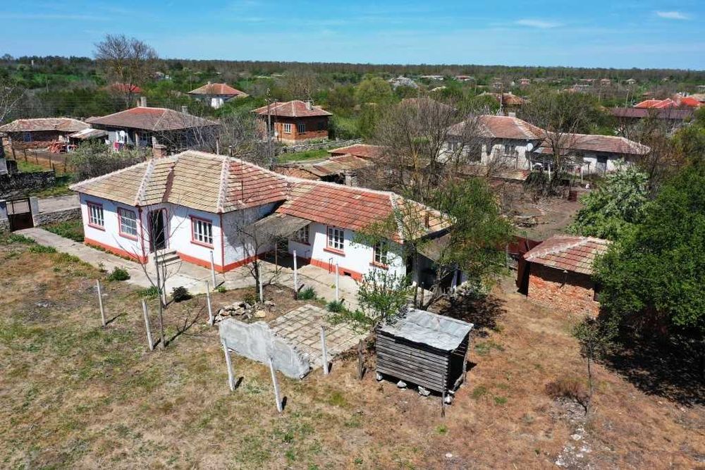 Продава се Къща в с. Спасово, Област Добрич - 142 кв.м за 118 €/кв.м - Снимка #2