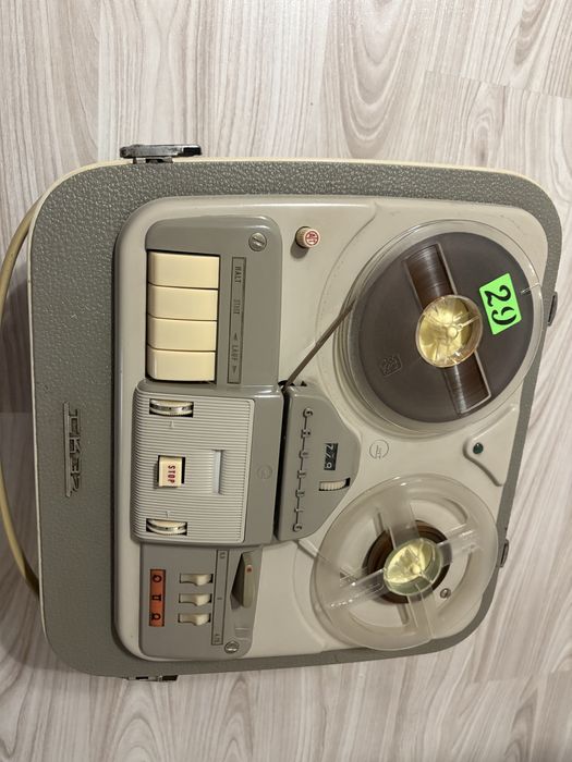 Magnetofon Grundig TK 32 pe lampi functional