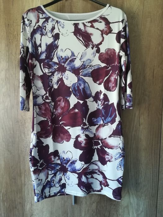 чисто нова рокля