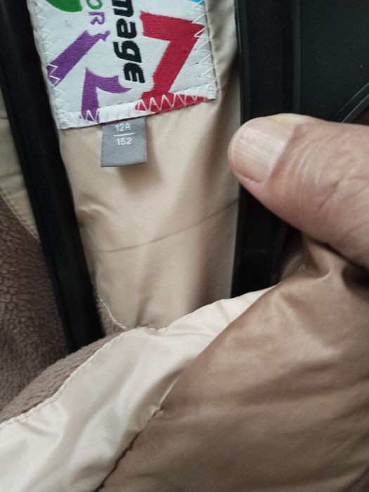 Продаю куртку  для девочки, рост  152