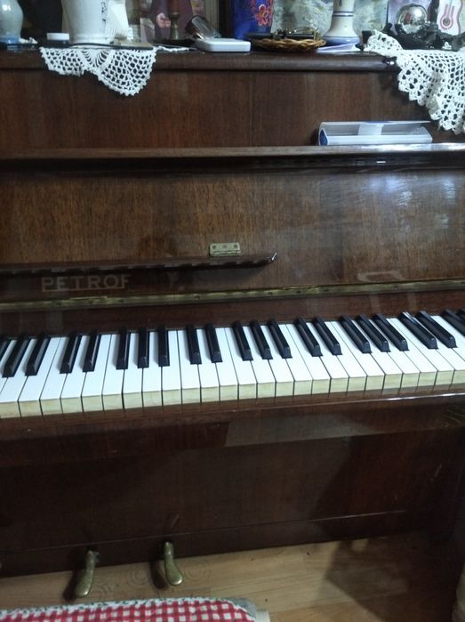 Фортепиано. Petroiff. 2хпедальное