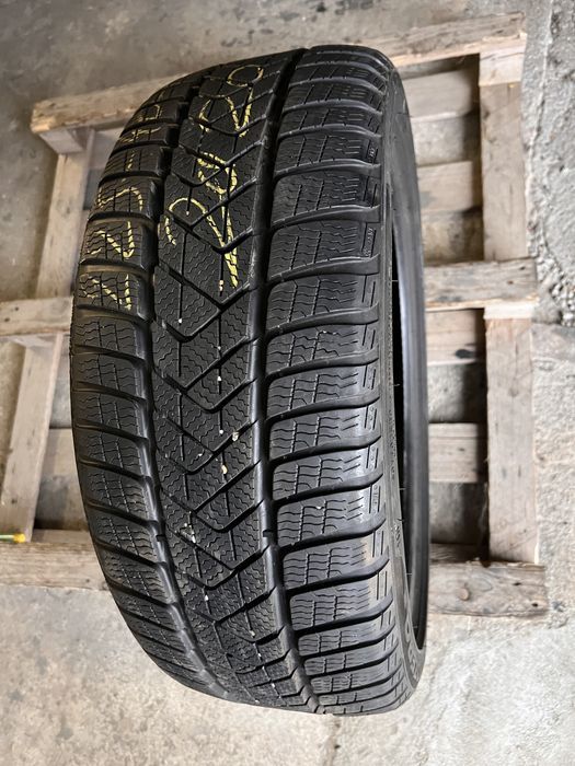 1 anvelopa iarna 225/40/19 , pirelli , 6.8 mm , dot 2020