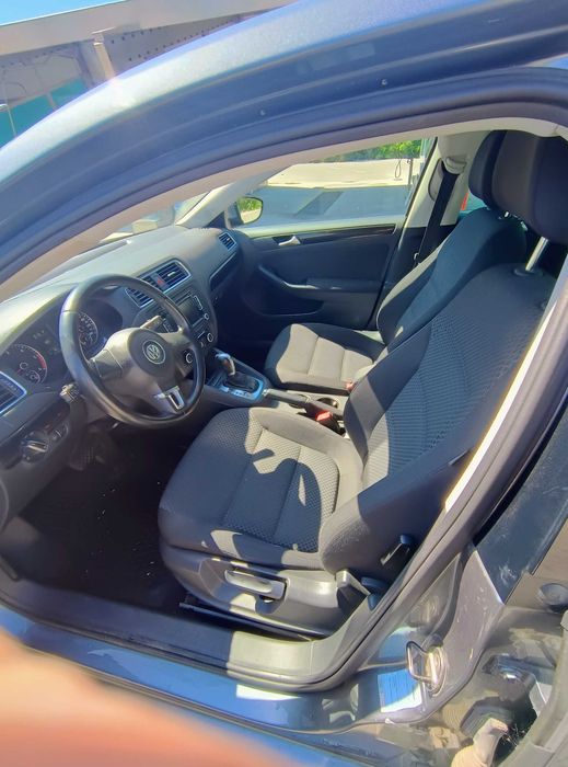 VOLKSWAGEN Jetta 2012 — imagine 3
