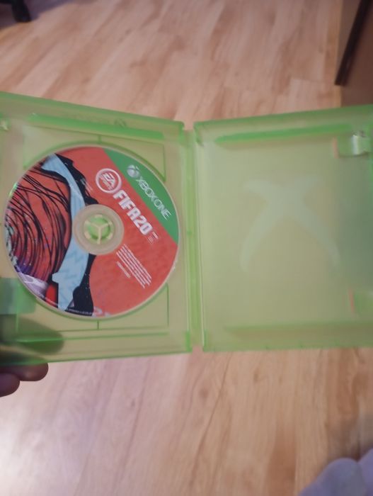 Vând fifa 20 fara etichetă
