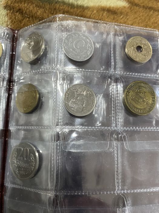 Продам монеты  набор