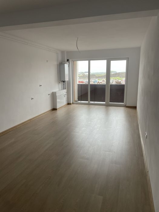 Proprietar vand garsoniera cu parcare