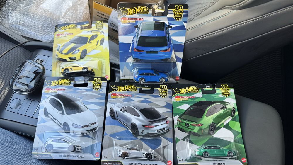 Продам коллекцию hotwheels premium