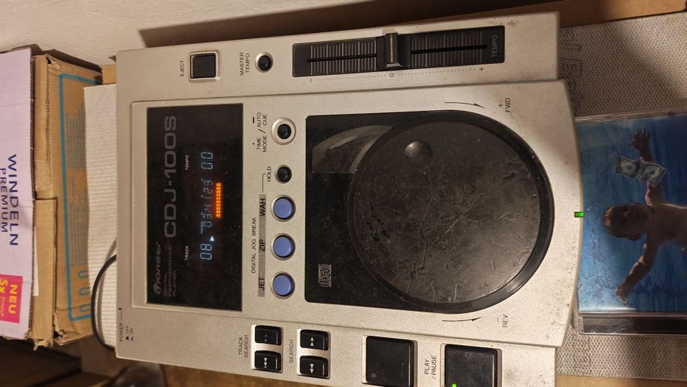 Стара техника за DJ. Behringer, pioneer cdj 100 .
