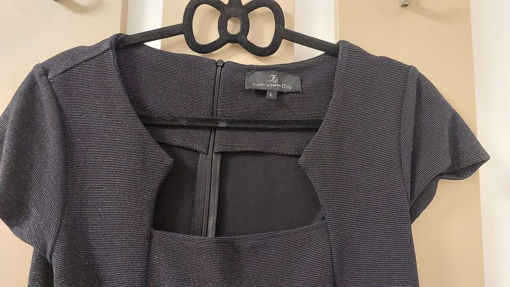 Rochie de ocazie cu decolteu deosebit