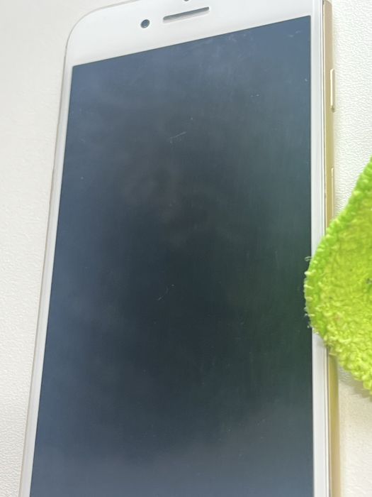 продаю iphone 7 gold в нормальном состояние