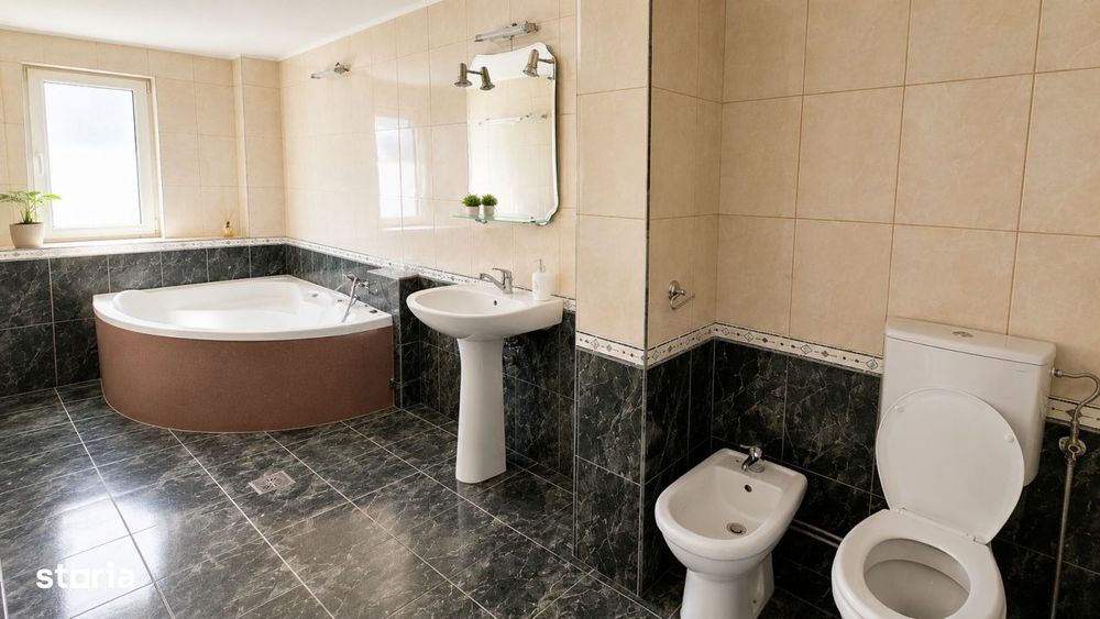 3 camere Gavana 3, etaj 3, sup = 95 mp, zona scolii nr. 19