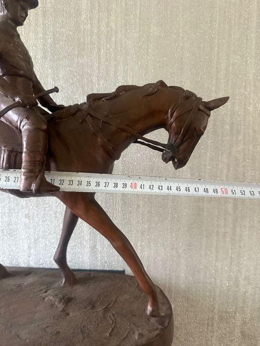Голяма бронзова скулптура "Жокей на кон" – 8 кг / 51 см