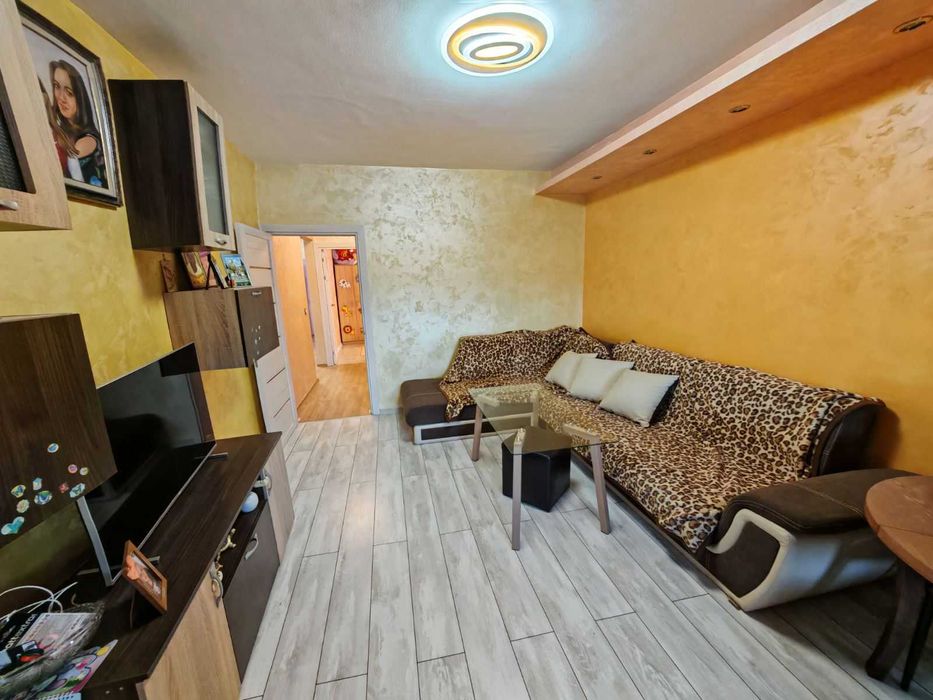 Дава се под наем Двустаен апартамент в Пазарджик, Запад - 64 кв.м за 55000 € - Снимка #8