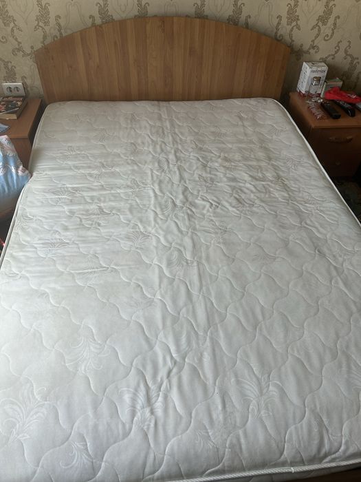Продам кровать двухспальнюю