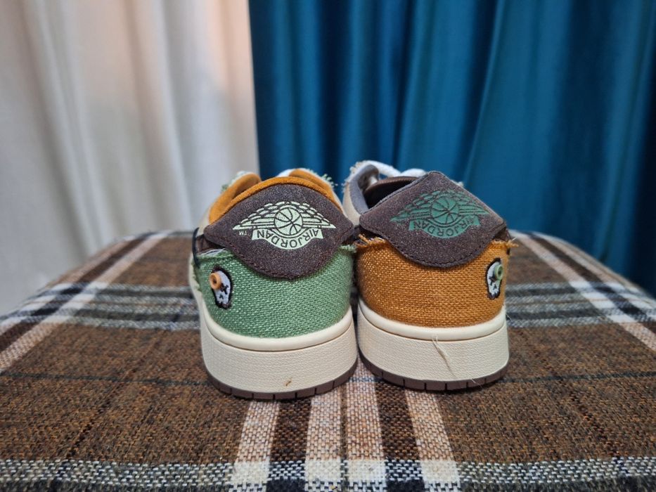 Продам женская  и можно на мужской кроссовки