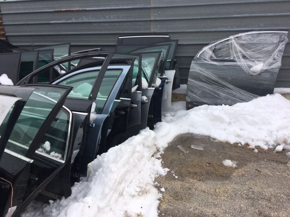 Врати за Фолксваген Туарег Фаетон Порше Кайен гр. София Бенковски • OLX.bg