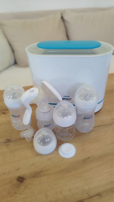 Стерилизатор Phillips Avent с пълен комплект шишета и помпа за кърма