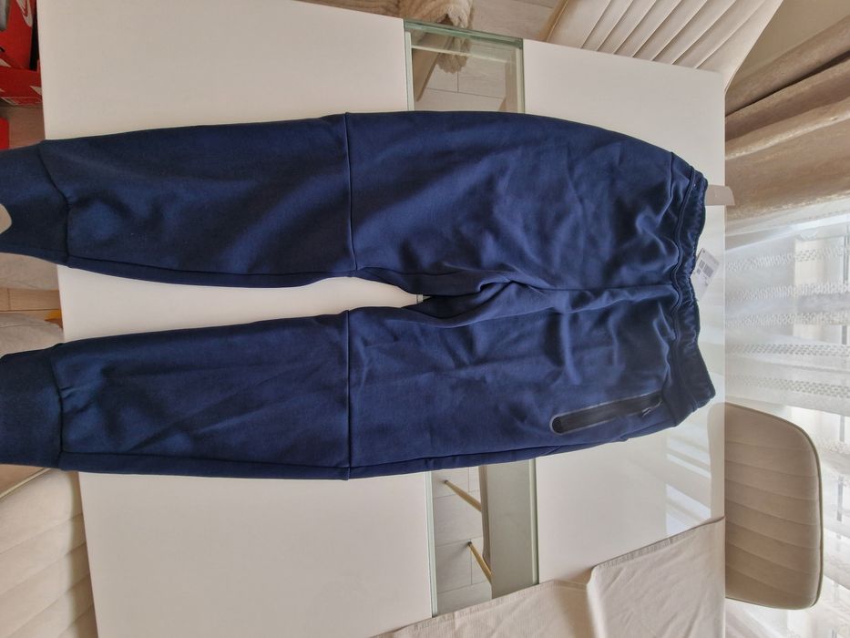 Pantaloni Nike Tech