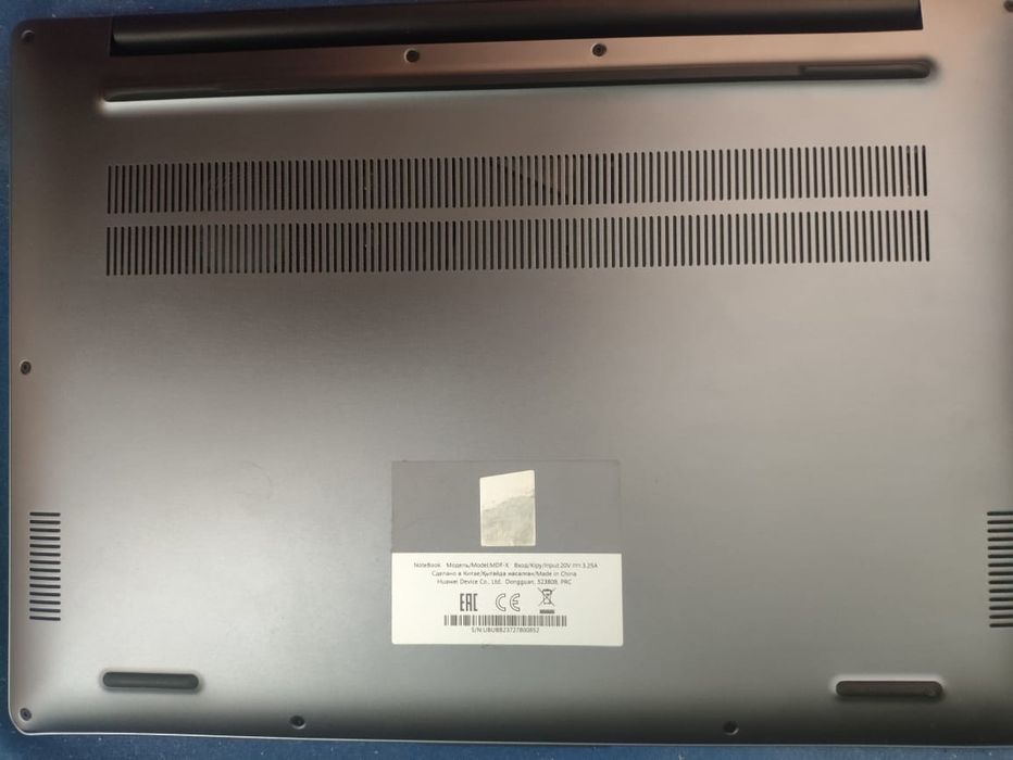 Huawei MateBook D 14 с Intel Core i3