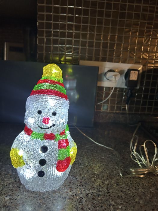 Светящийся снеговик Vegas