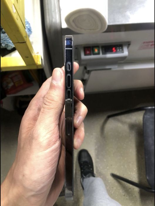 Продам iphone 12 pro max 256gb