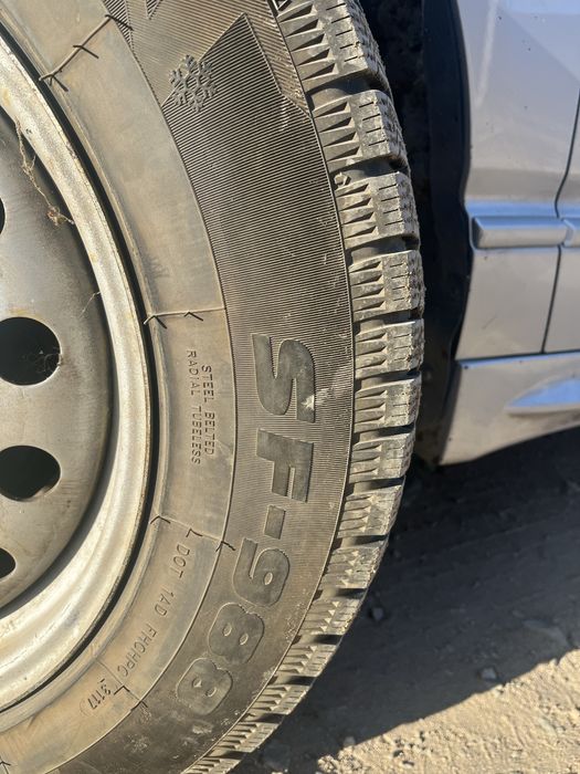 Продам комплект шин