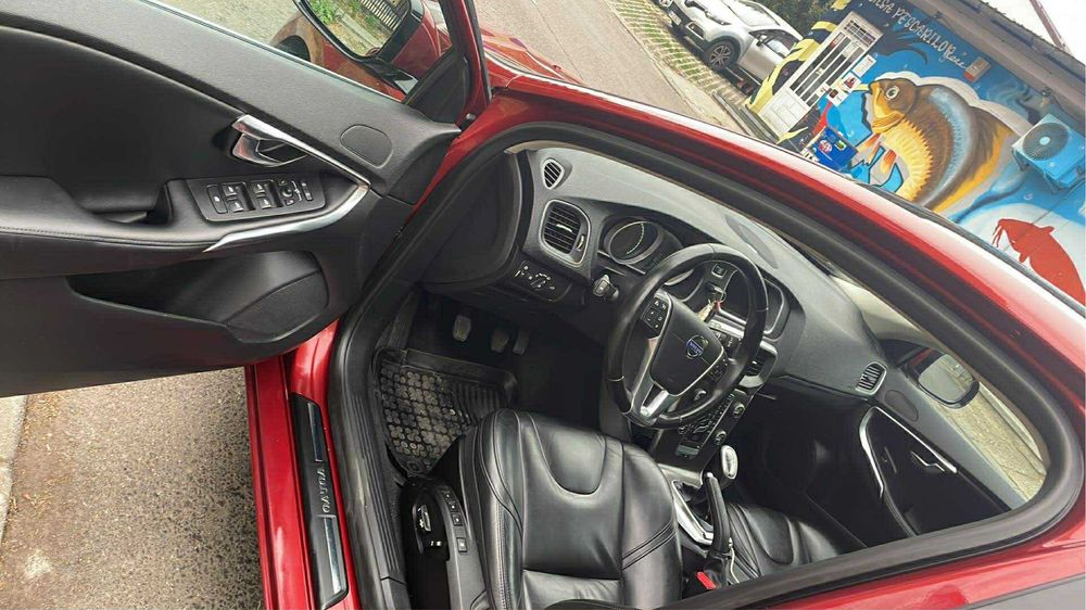 Volvo V40 D2 2013 luna 07