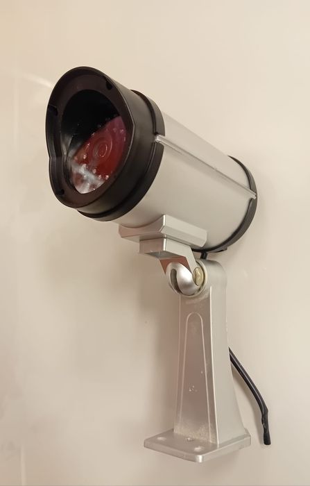 Camera supraveghere falsa