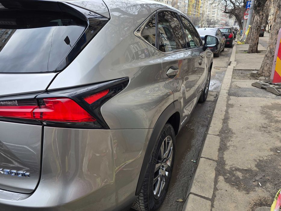 LEXUS NX 300H 4x4 Plafon Panoramic