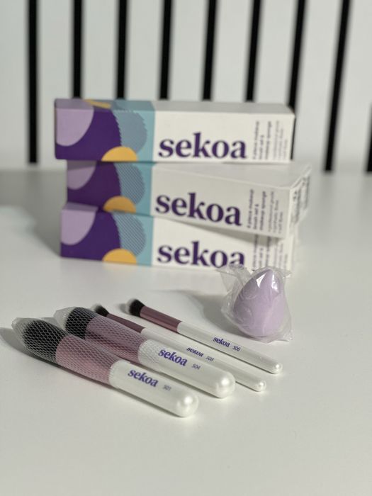 Set 4 Pensule Machiaj Si Burete SEKOA Make Up Machiaj Calitate Foarte Bun Design Deosebit Maner Perlat Set Nou