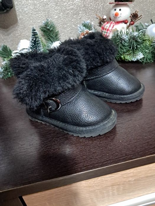 Vand papuci second-hand