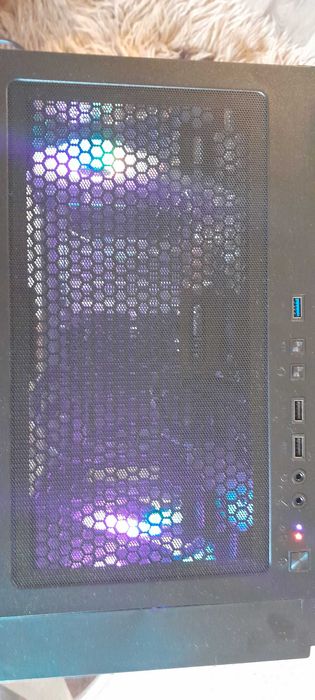 Геймърски Компютър - Ryzen 7, RX 5700XT, 16GB RAM