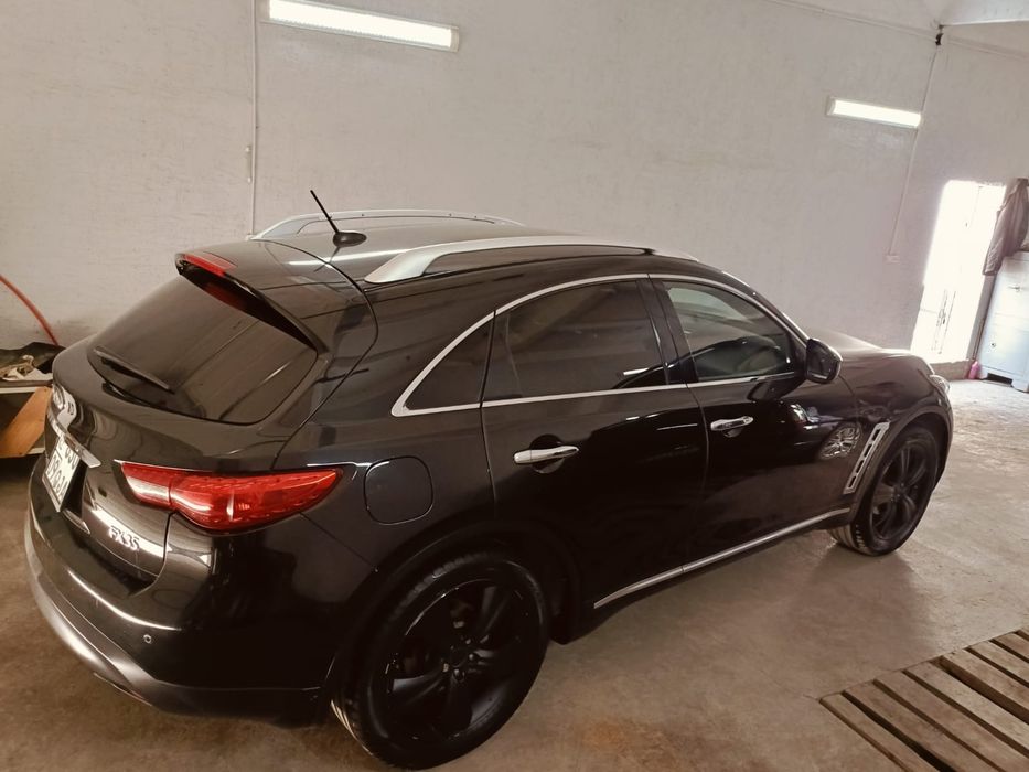 Продам Infiniti FX30 2008 год