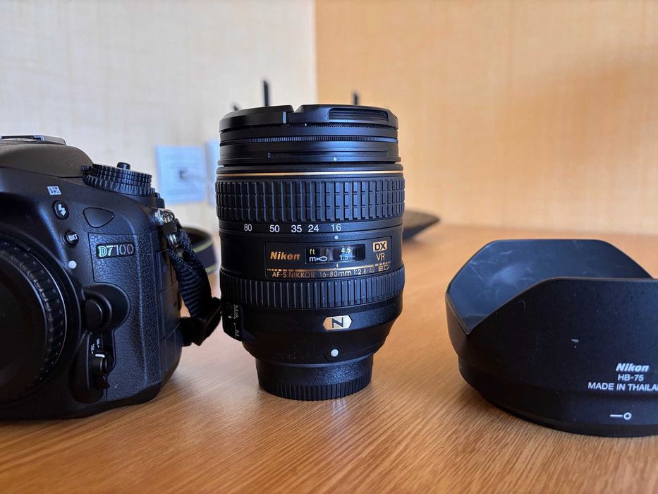 фотоапарат Nikon D7100 (тяло)