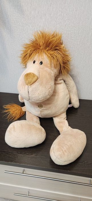 Продаётся игрушка ЛЕВ