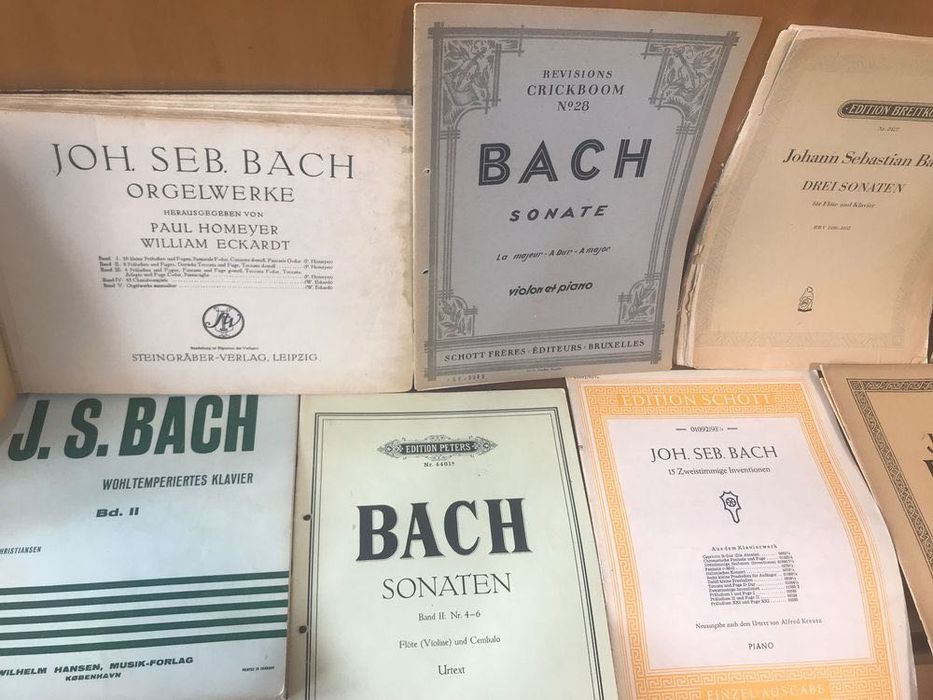 Ноти за пиано и партитури