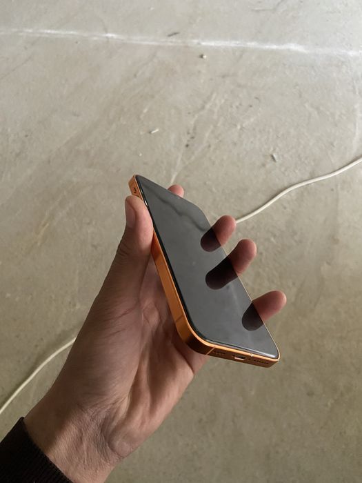 iphone xr 17 pro korpus taqilgan