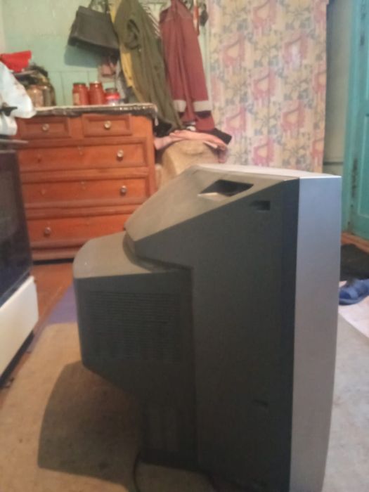 Продам телевизор