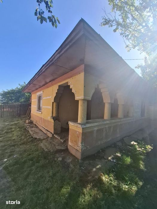 De vanzare casa batraneasca in comuna Horia,situata pe teren de 2156mp