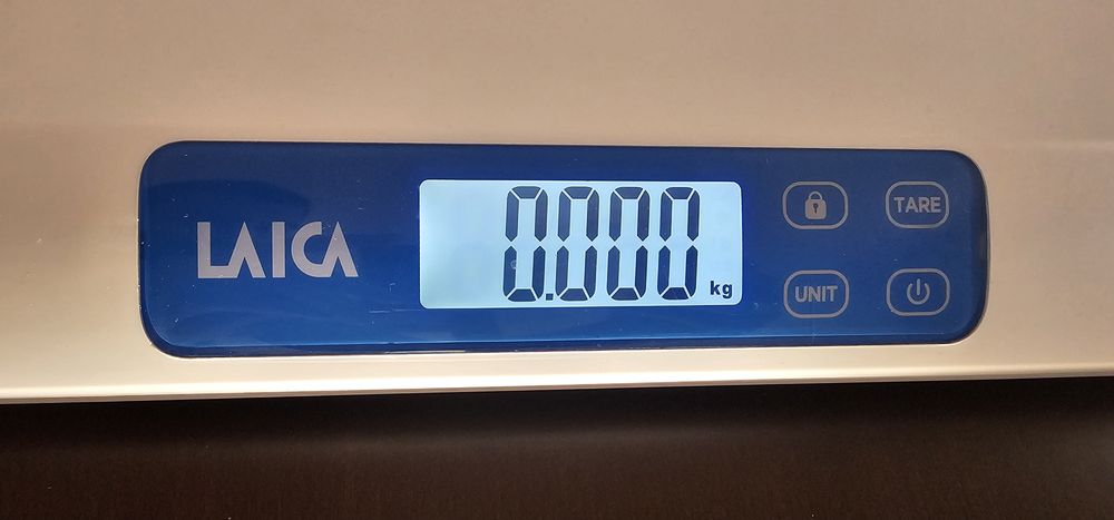 Бебешка електронна везна LAICA