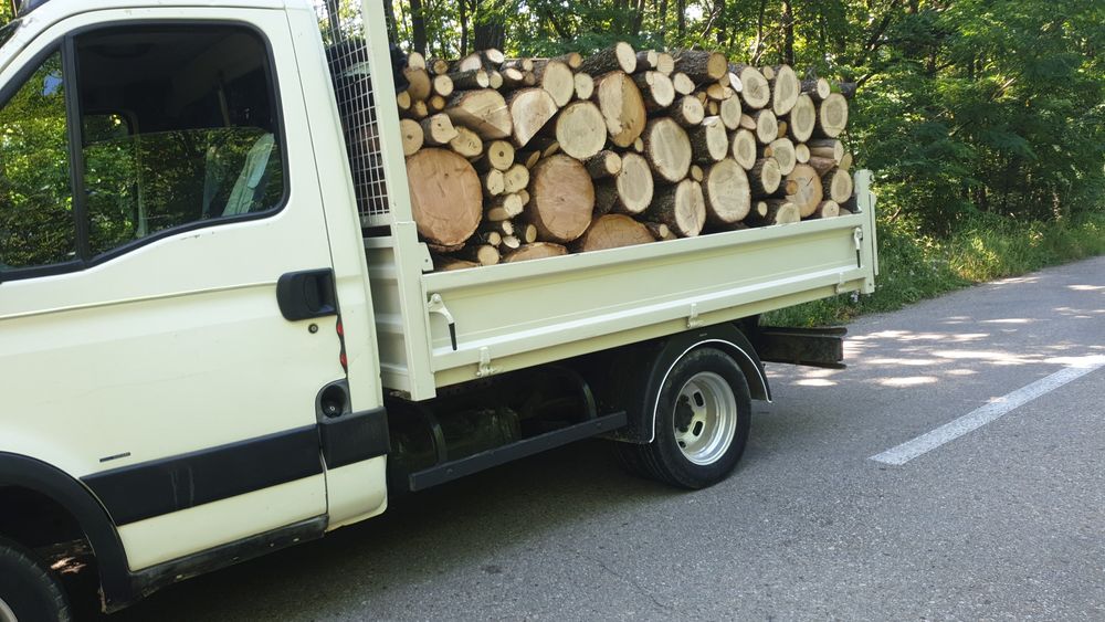 Agregate ,lemne de foc ,nisip ,pietris etc...