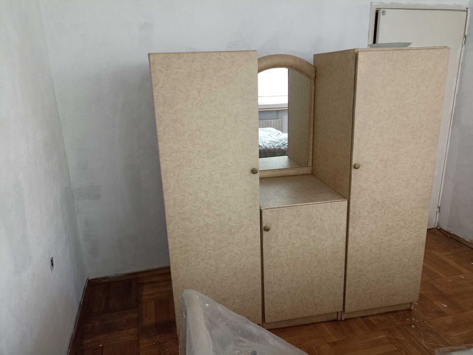 Гардероб трикрилен 160ш/150д/60в