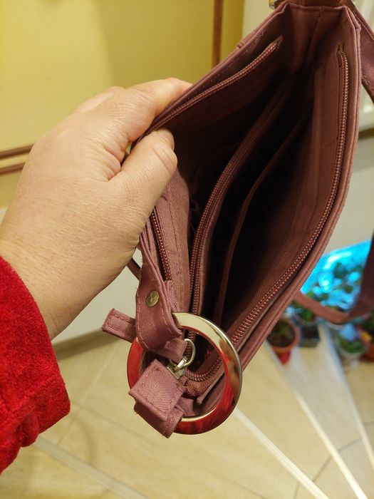 Geanta de umăr vișinie