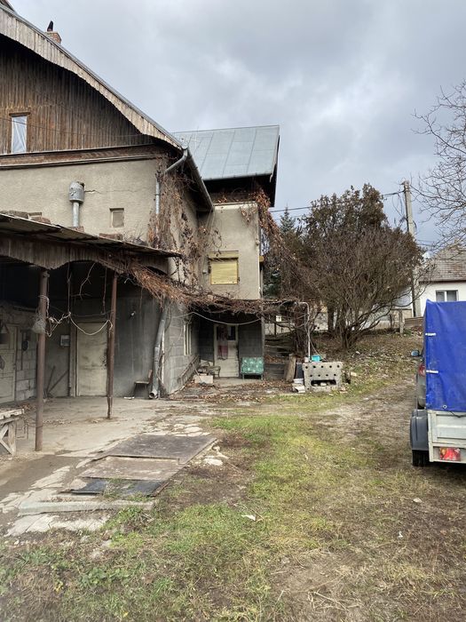 Vand casa si anexe